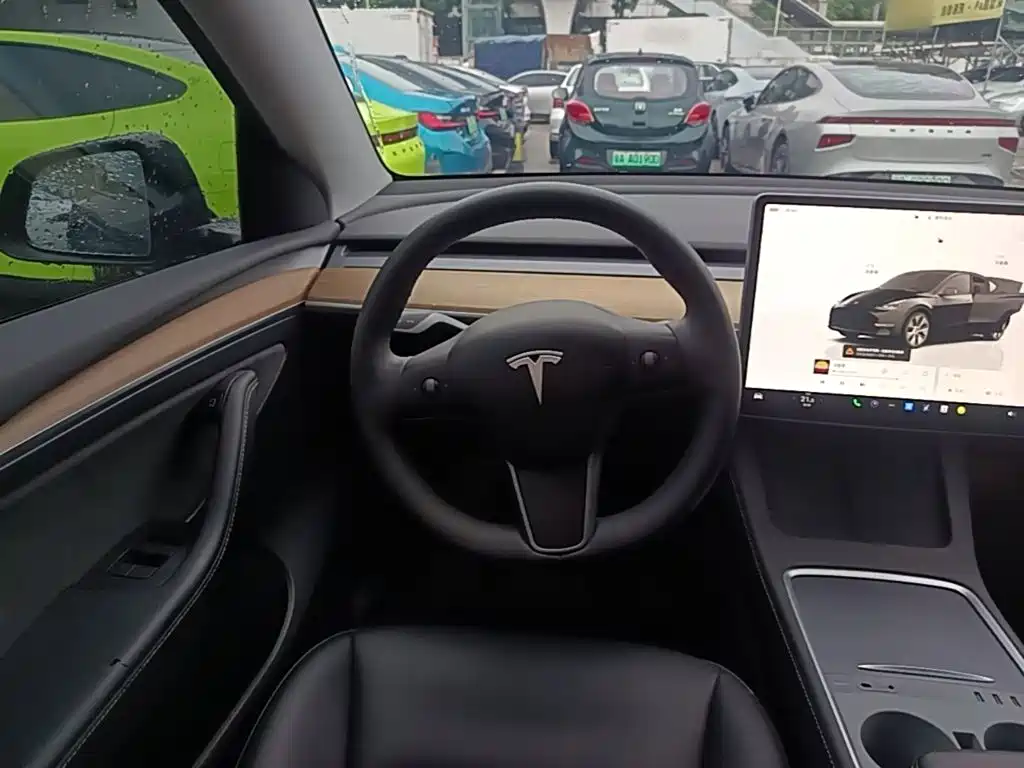 Tesla Model Y 2023 — фото 11