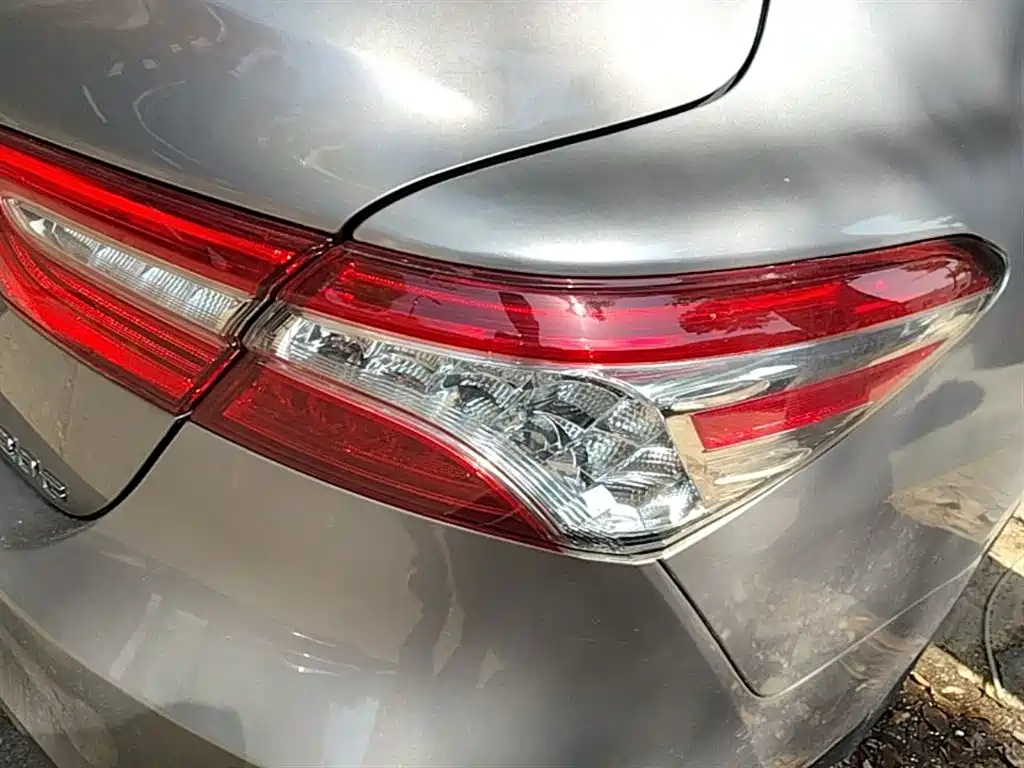 Toyota Camry 2022 — фото 8