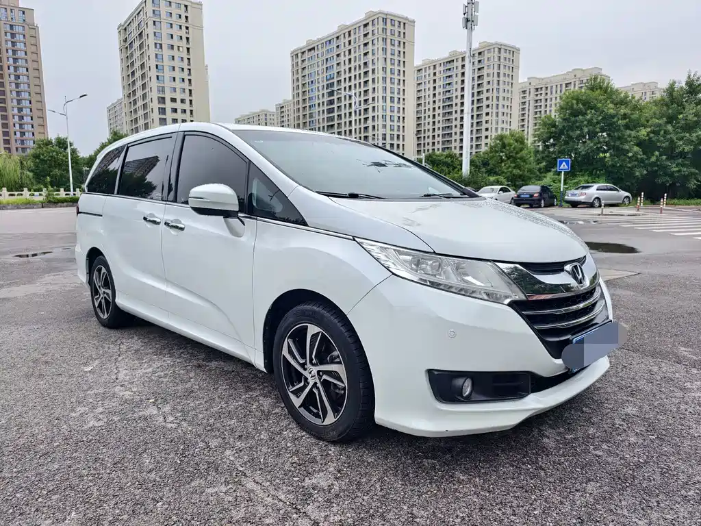 Honda Odyssey 2015 — фото 3