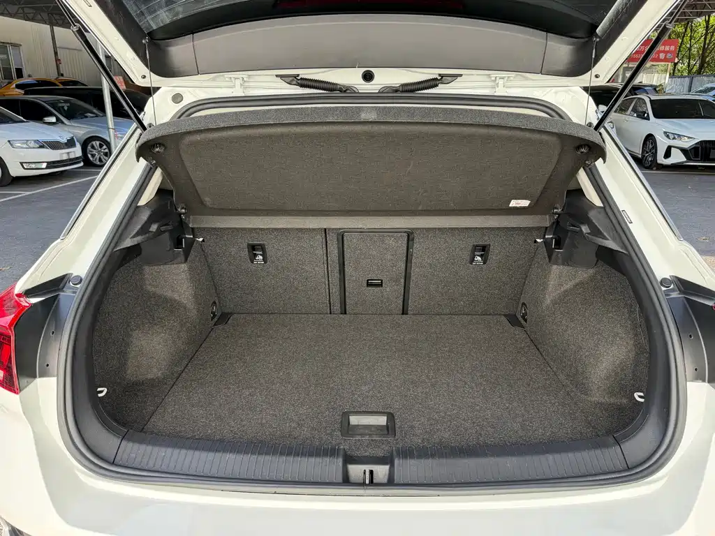 Volkswagen T-Roc 2022 — фото 11
