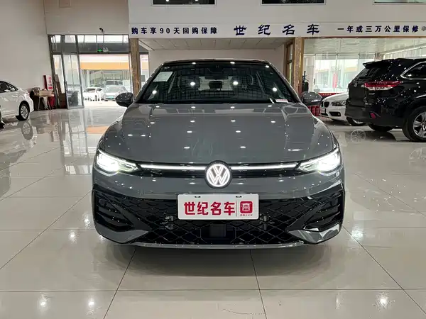 Volkswagen Golf 2025