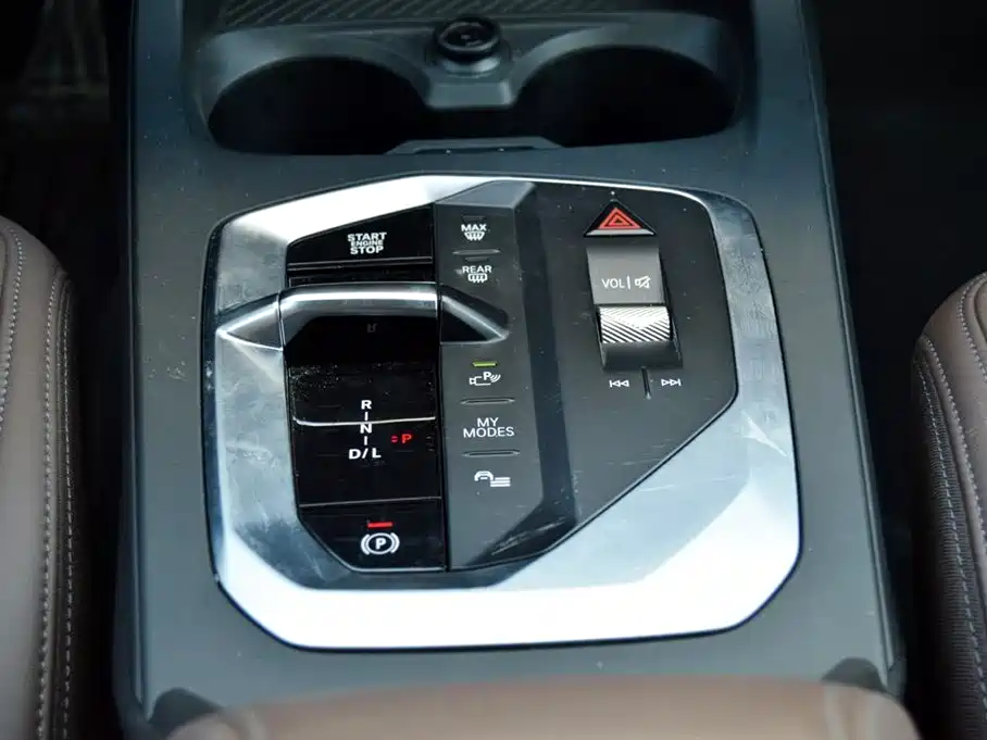 BMW 2 Series 2025 — фото 15
