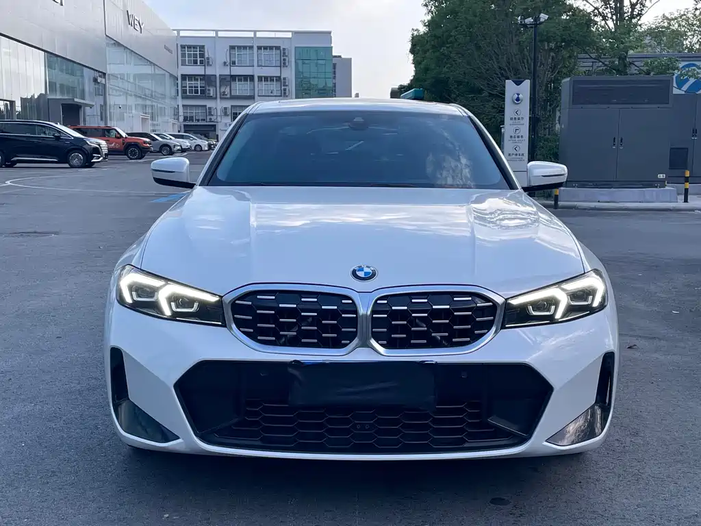 BMW 3 Series 2024