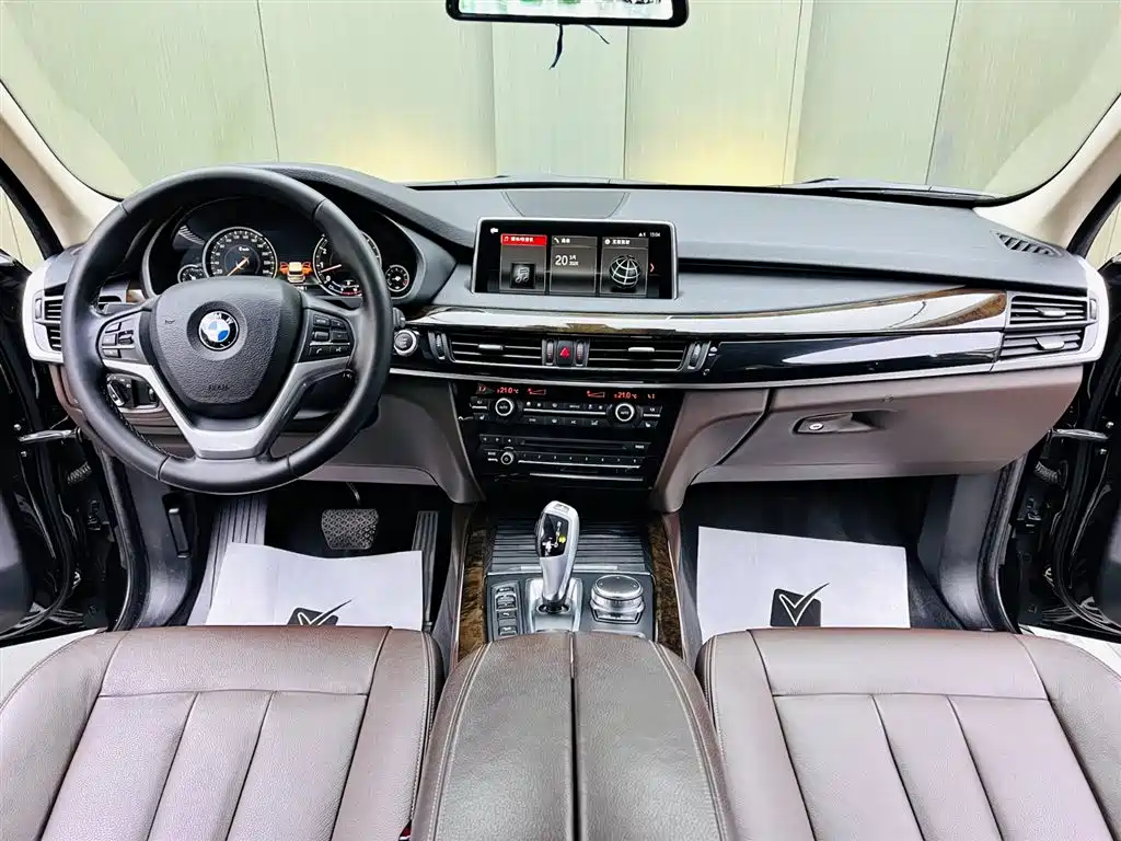 BMW X5 2018 — фото 9