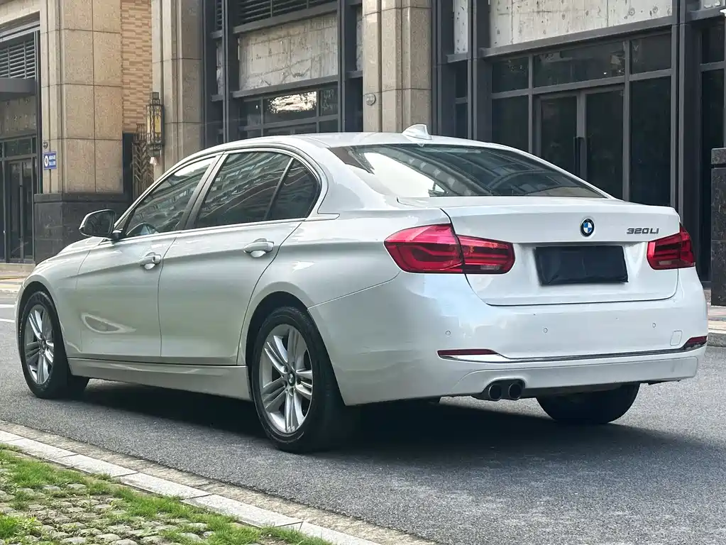 BMW 3 Series 2017 — фото 6