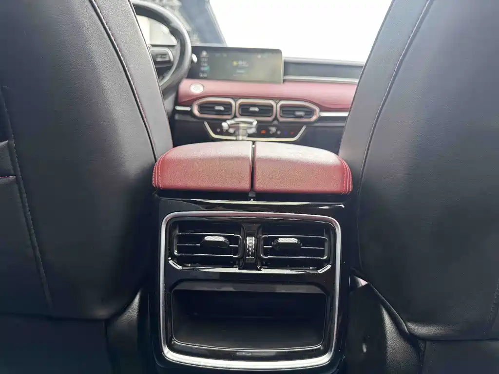 Jetour Jietu X70 PLUS 2022 — фото 17