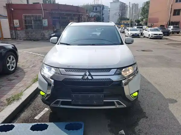 Mitsubishi Outlander 2020
