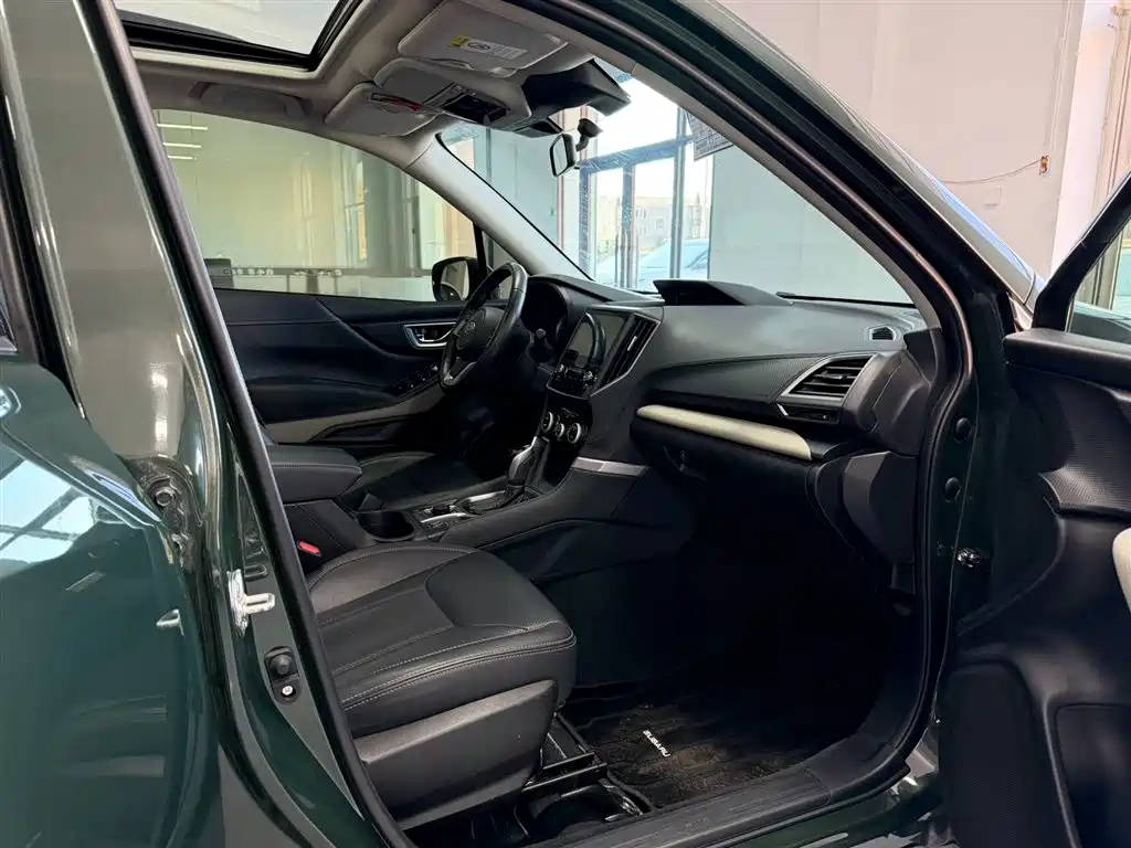 Subaru Forester 2022 — фото 15