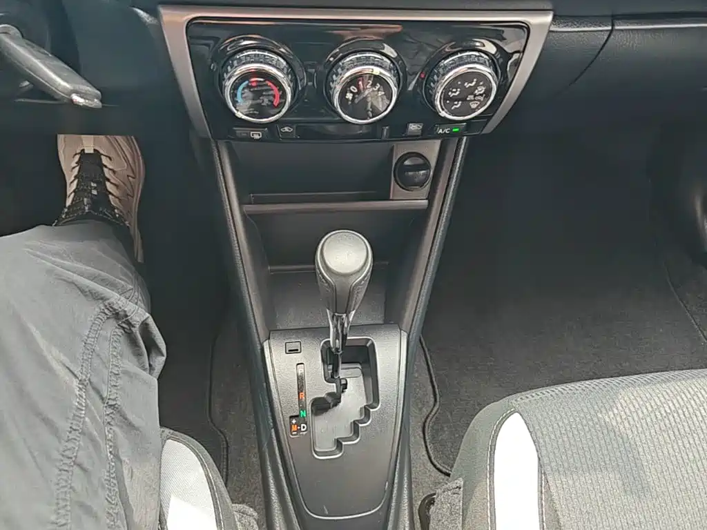 Toyota Yaris L 2022 — фото 14