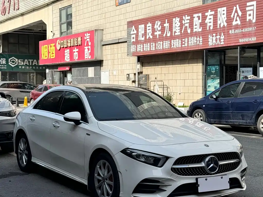 Mercedes-Benz A-Class 2019 — фото 3