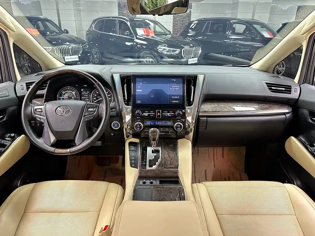 Toyota Alphard 2021 — фото 14