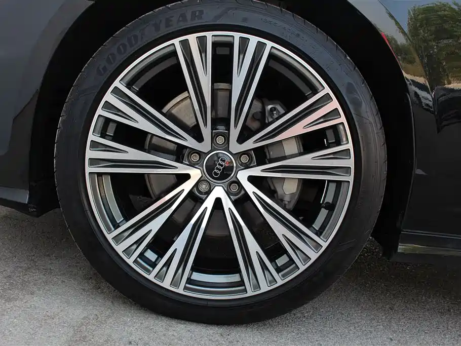 Audi A6L 2023 — фото 15
