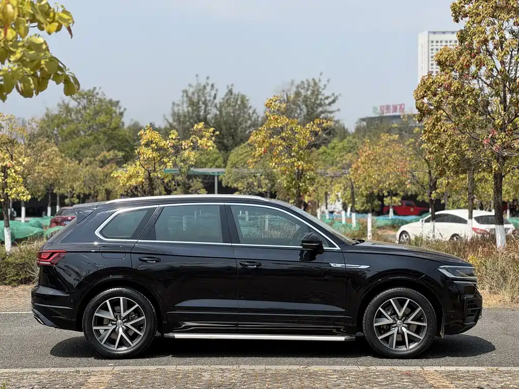 Volkswagen Touareg 2020 — фото 6