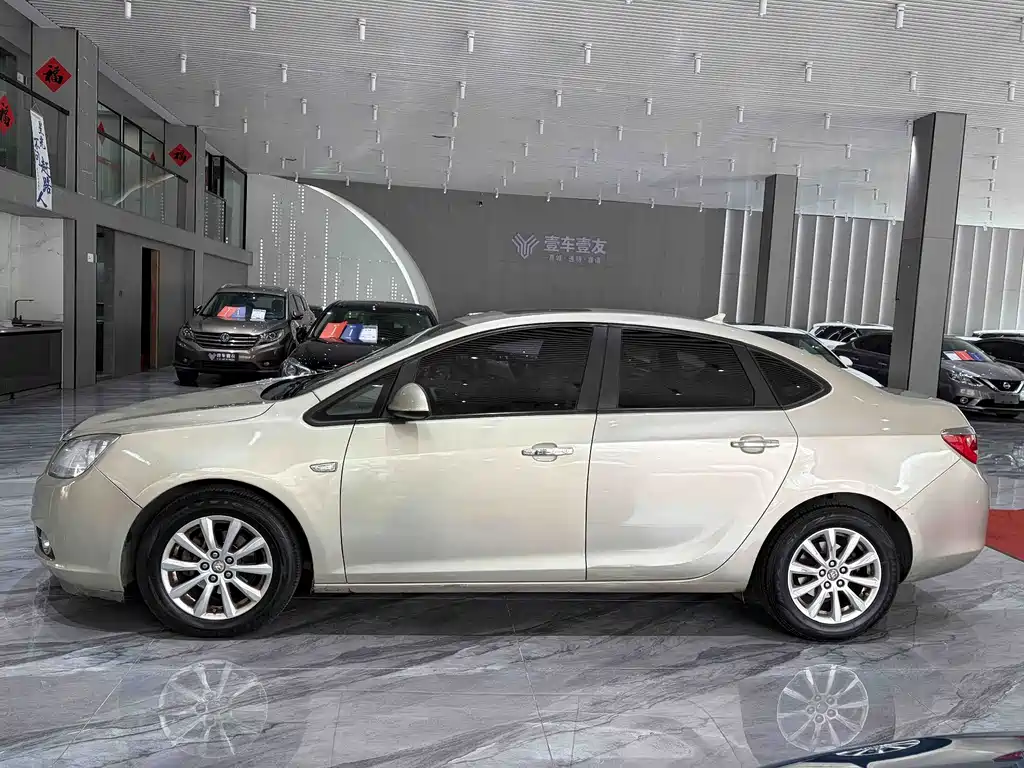 Buick Excelle 2015 — фото 18