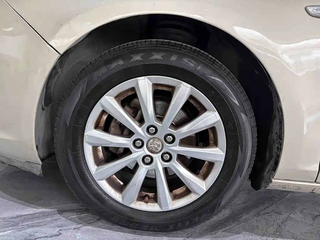Buick Excelle 2015 — фото 25