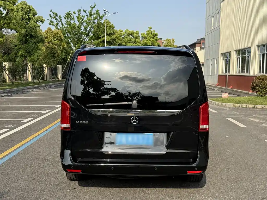 Mercedes-Benz V-Class 2022 — фото 4