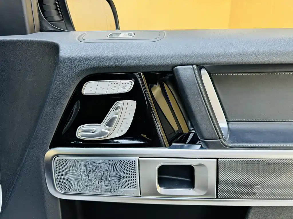 Mercedes-Benz G-Class 2023 — фото 13
