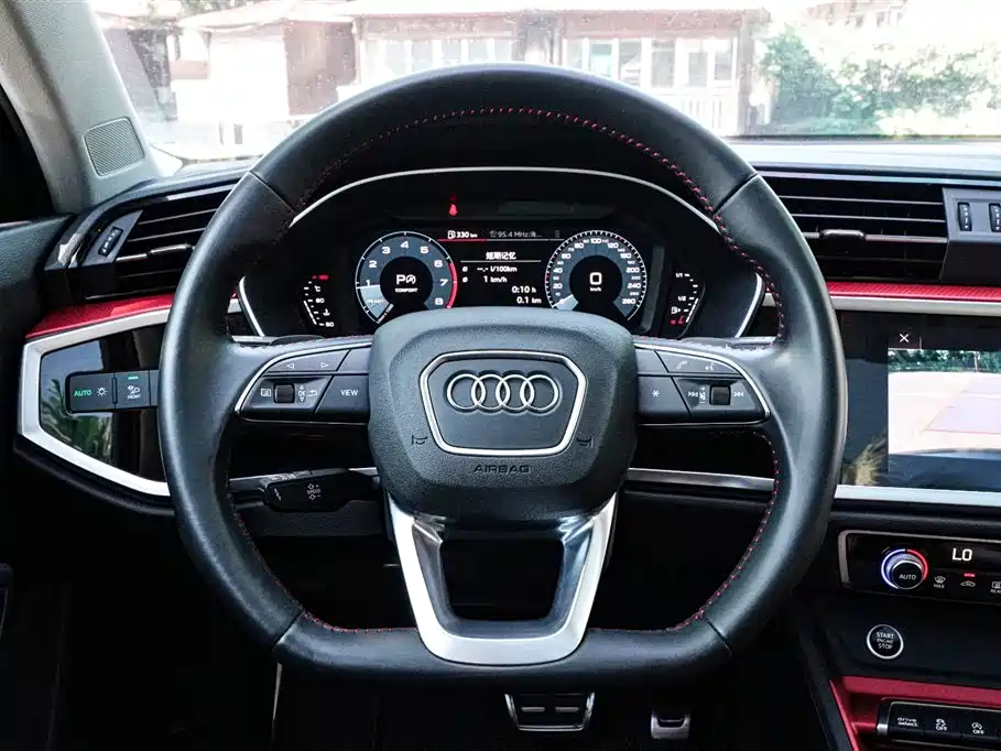 Audi Q3 2021 — фото 10