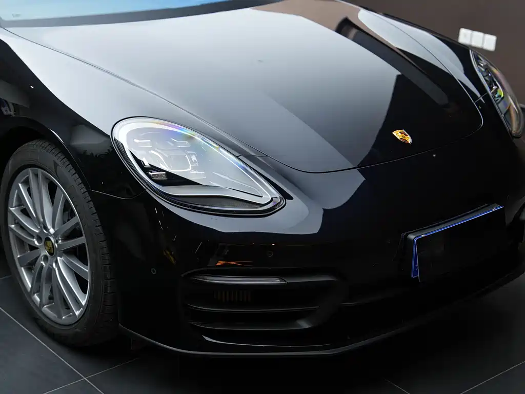 Porsche Panamera 2023