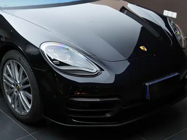 Porsche Panamera 2023