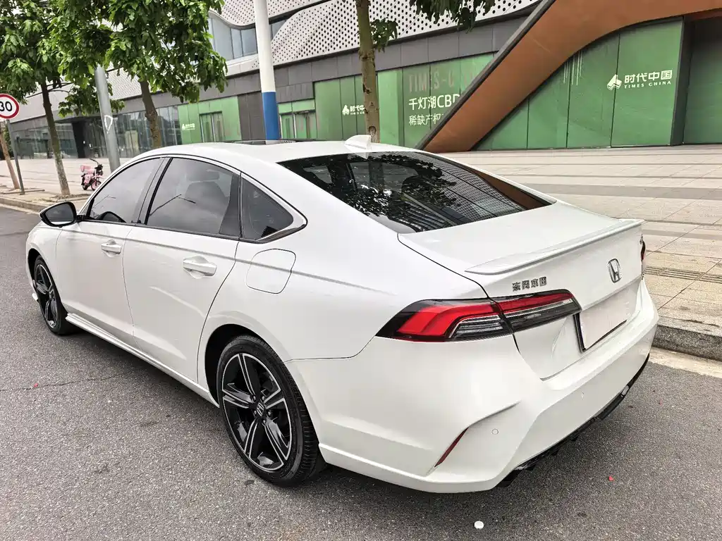 Honda Inspire 2024 — фото 9