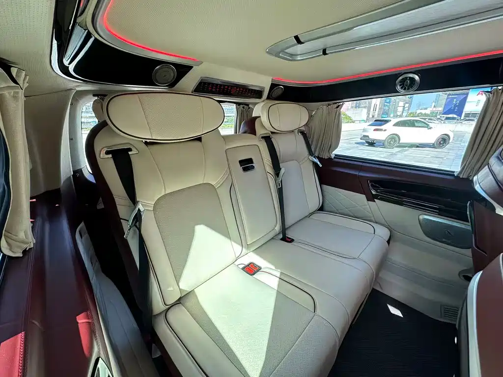 Mercedes-Benz Vito 2023 — фото 13