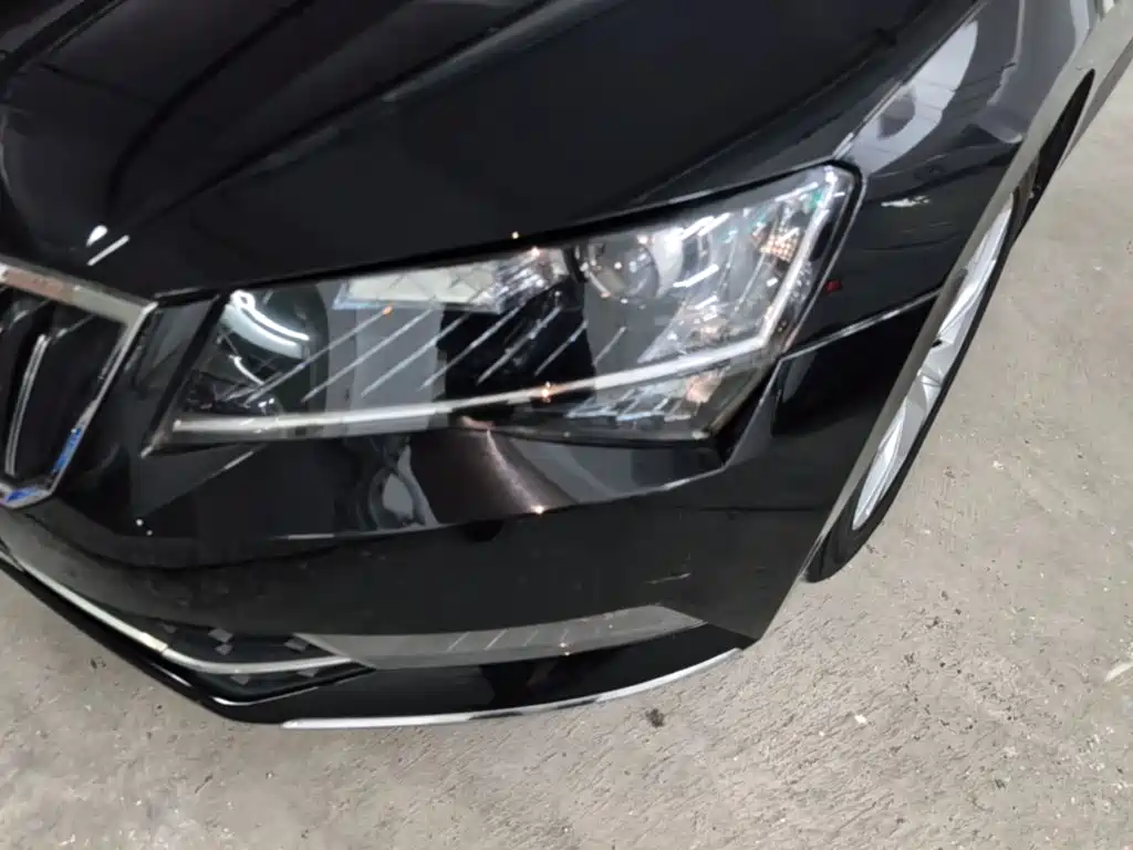 Skoda Superb 2016 — фото 24