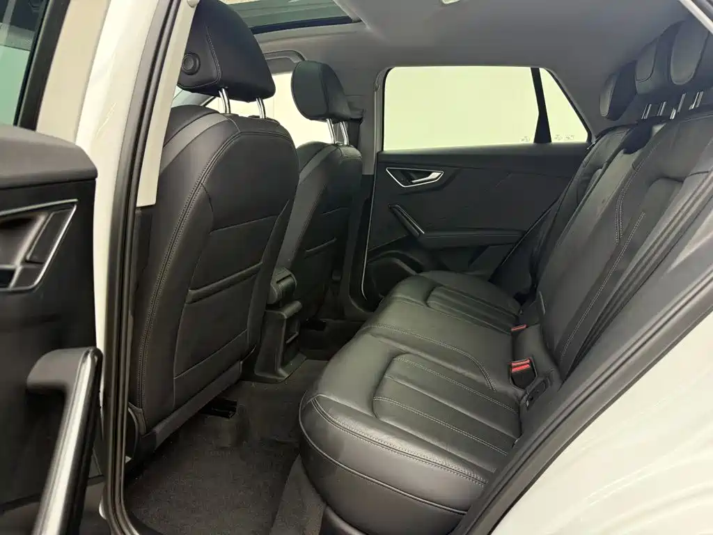 Audi Q2L 2024