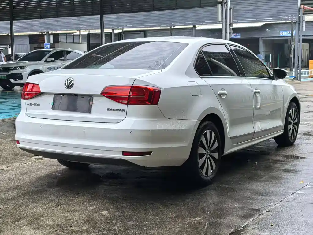 Volkswagen Sagitar 2018