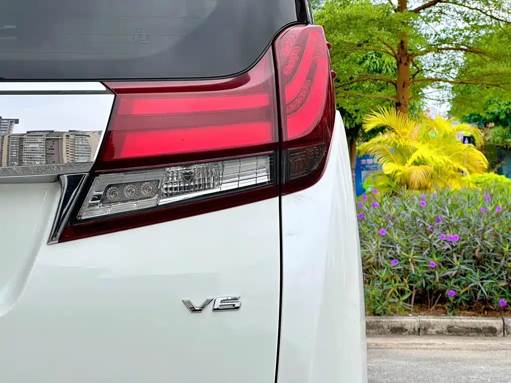 Toyota Alphard 2015 — фото 40