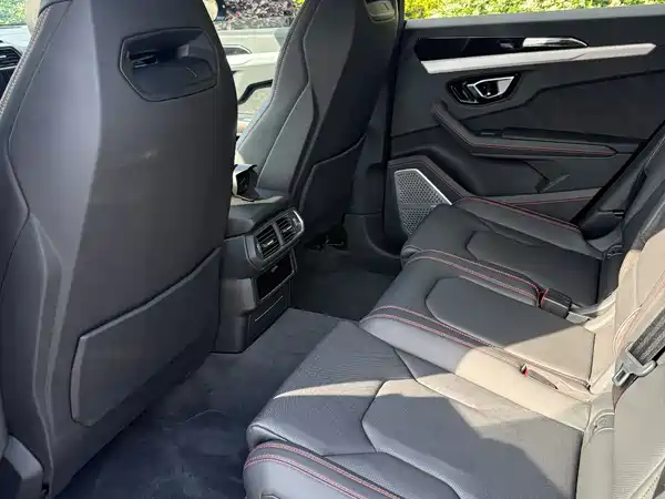 Lamborghini Urus 2021
