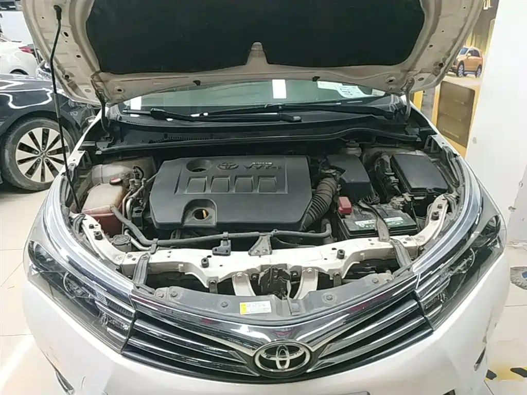 Toyota Corolla 2015 — фото 20