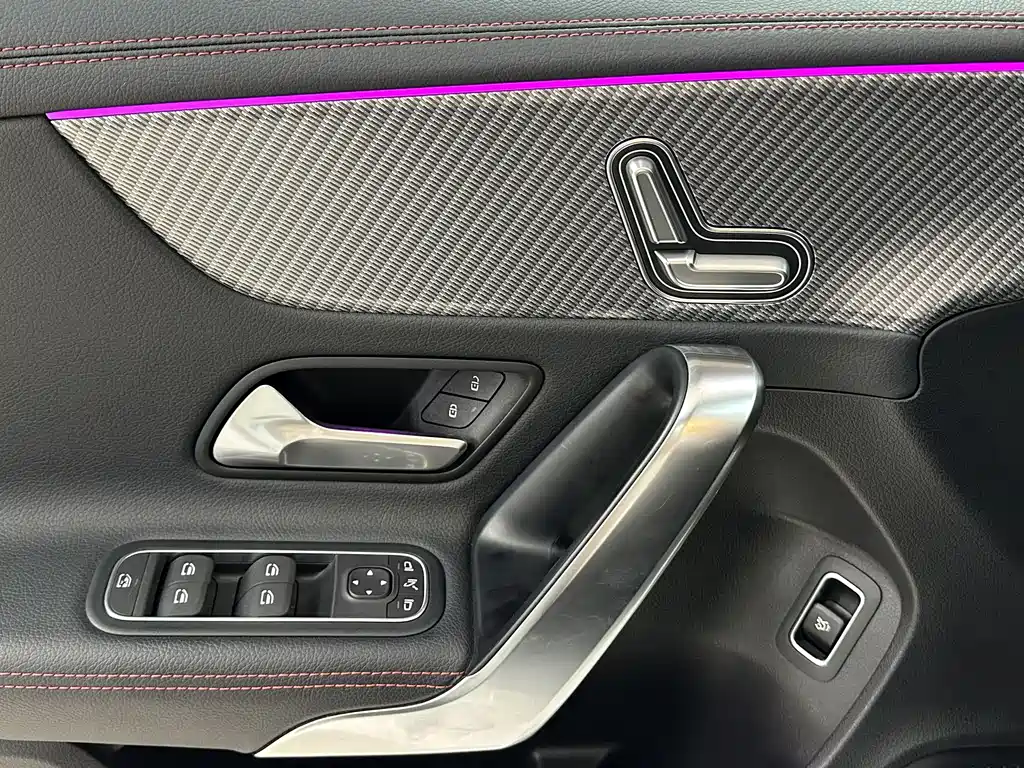 Mercedes-Benz A-Class 2024 — фото 21