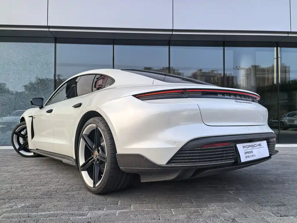 Porsche Taycan 2021 — фото 11