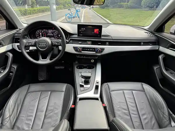 Audi A4L 2018