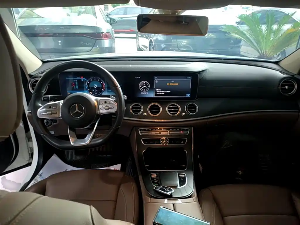 Mercedes-Benz E-Class 2020 — фото 10