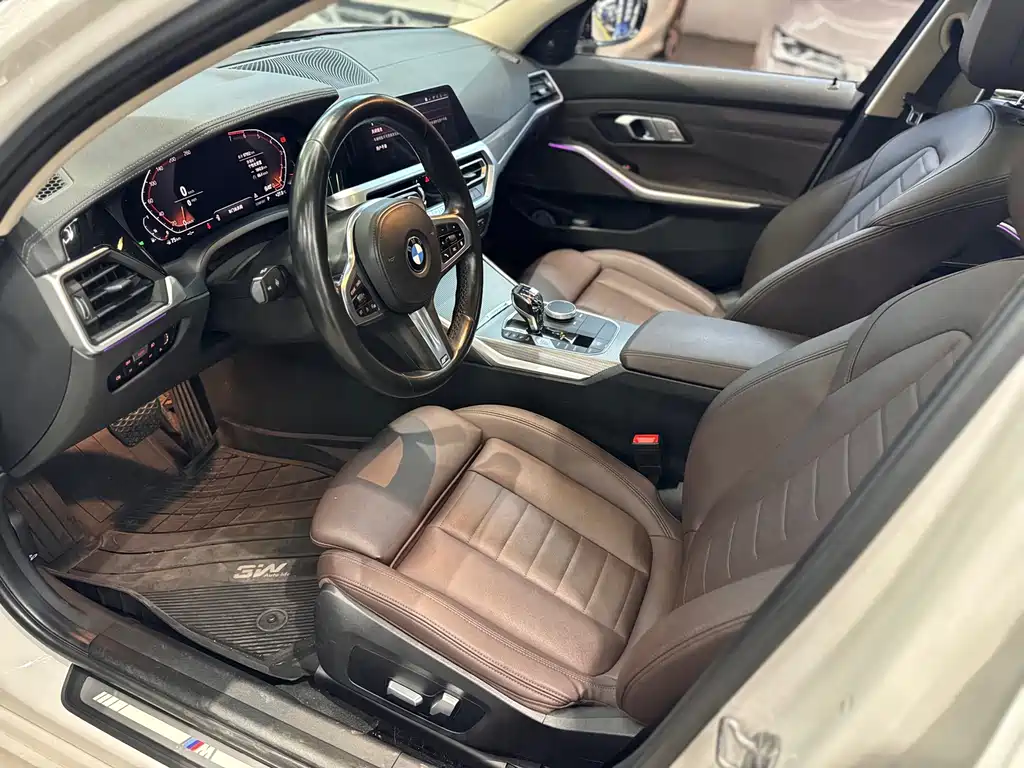 BMW 3 Series 2019 — фото 13
