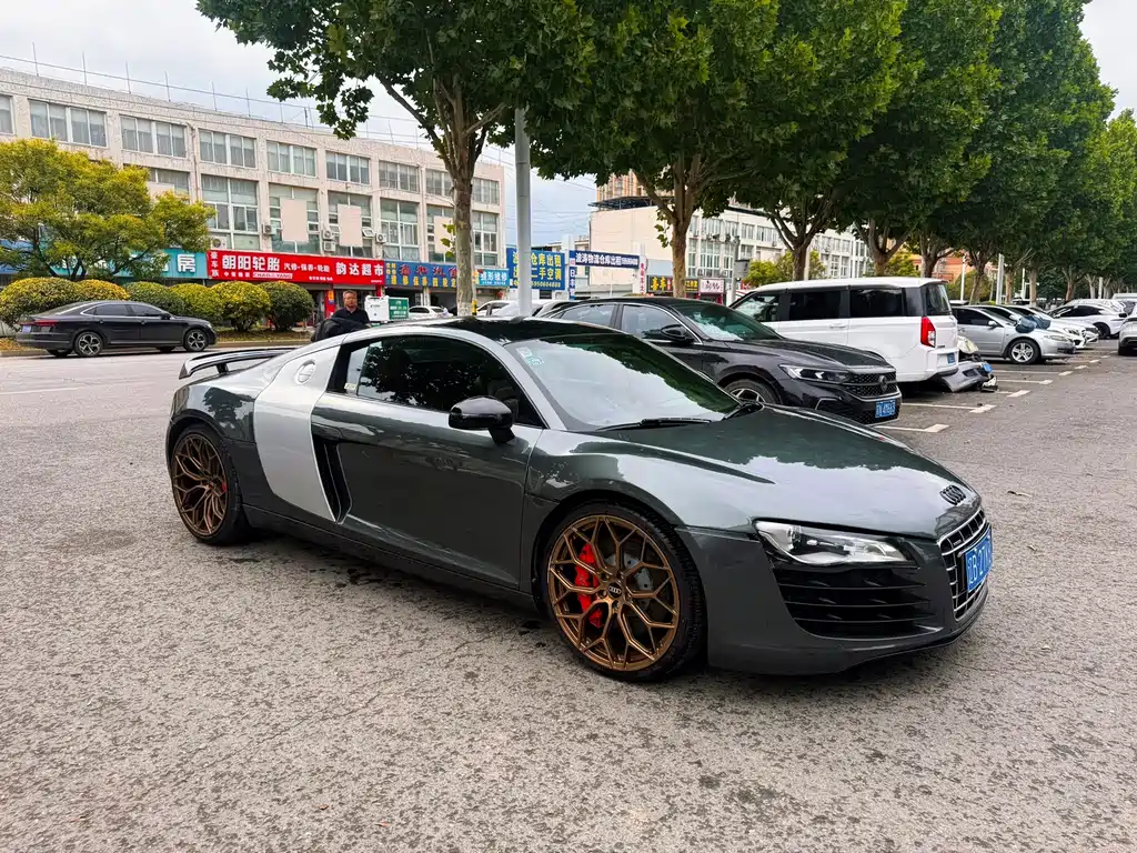 Audi R8 2010