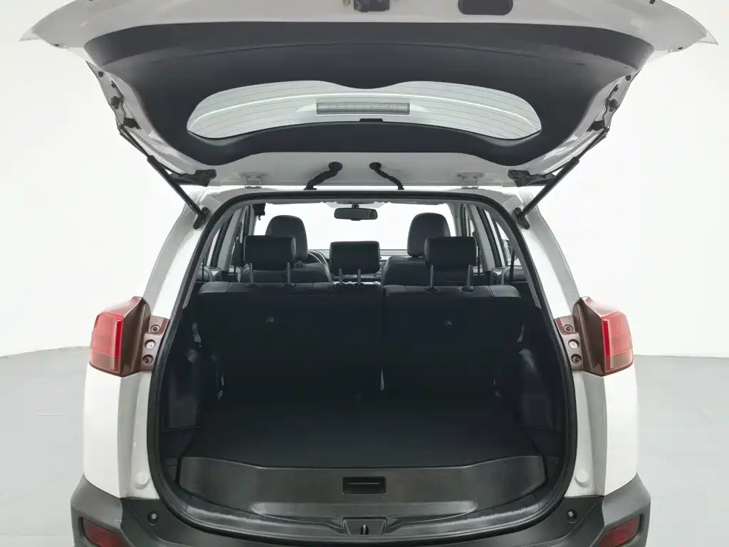 Toyota RAV4 2014 — фото 16