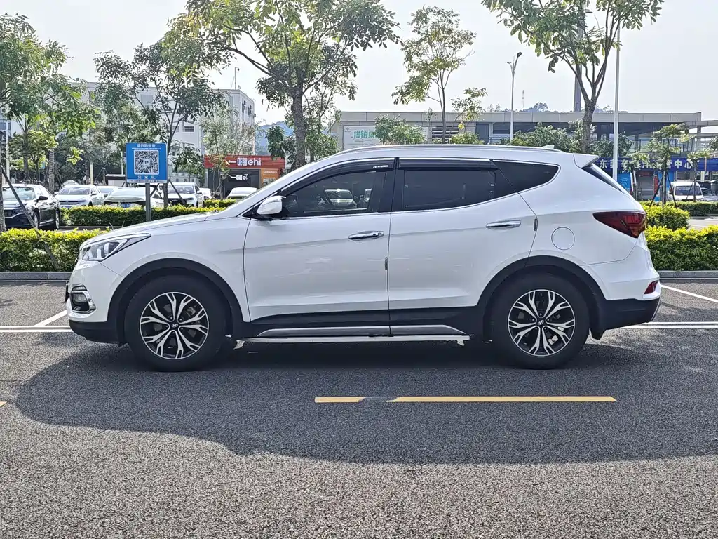 Hyundai Santa Fe 2018 — фото 7