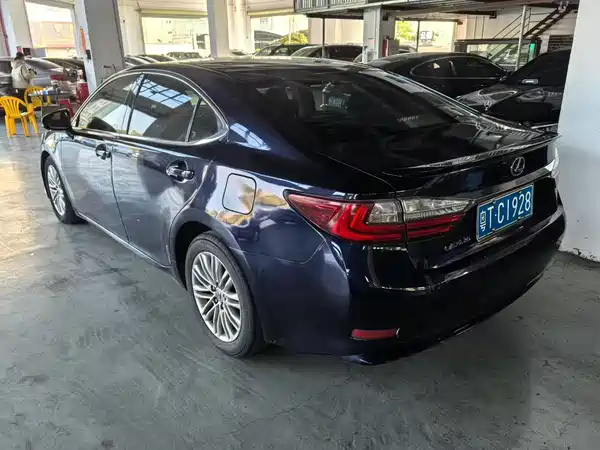 Lexus ES 2017