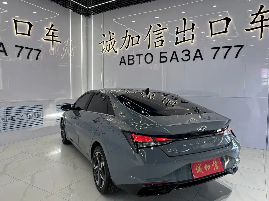 Hyundai Elantra 2022