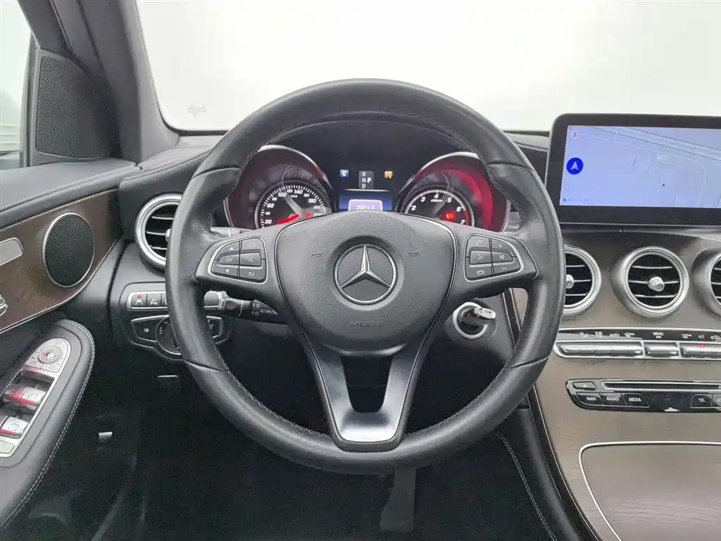 Mercedes-Benz GLC 2018 — фото 11