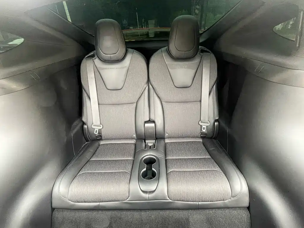 Tesla Model X 2019 — фото 17