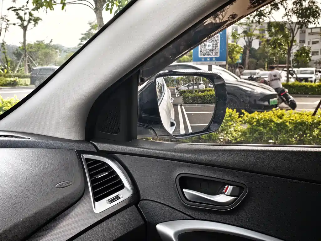 Hyundai Santa Fe 2018 — фото 28
