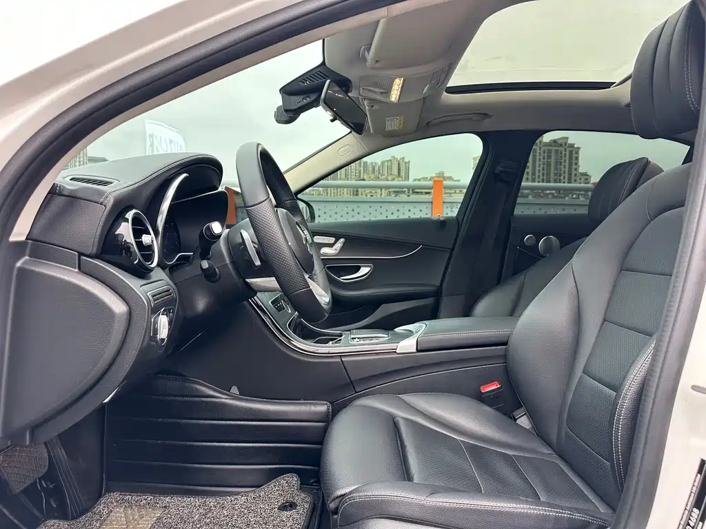 Mercedes-Benz C-Class 2021