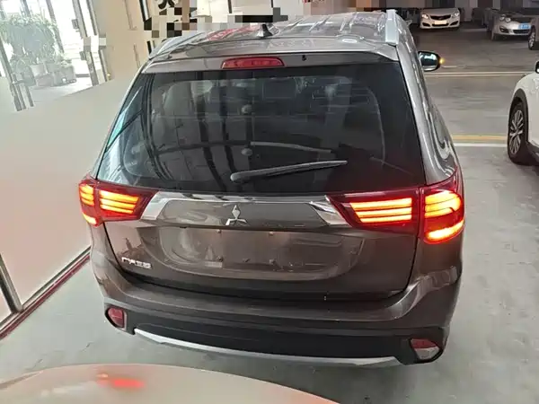 Mitsubishi Outlander 2018
