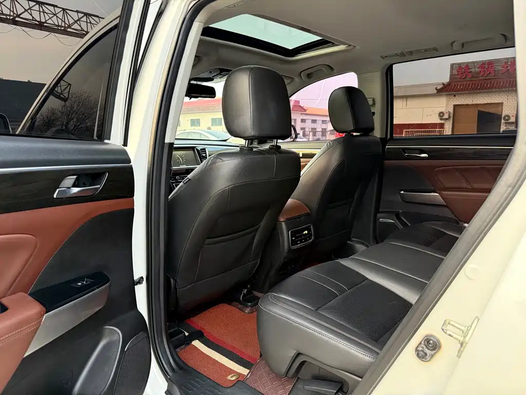 GAC Motor Trumpchi GS8 2018 — фото 15