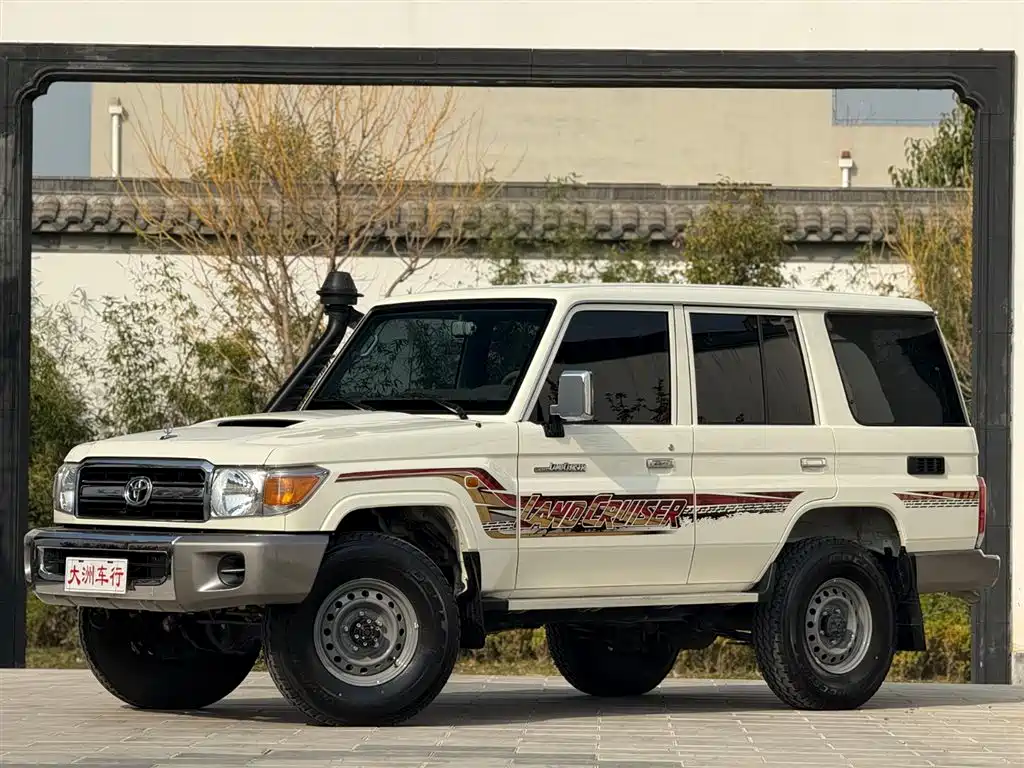 Toyota Land Cruiser 2025 — фото 1