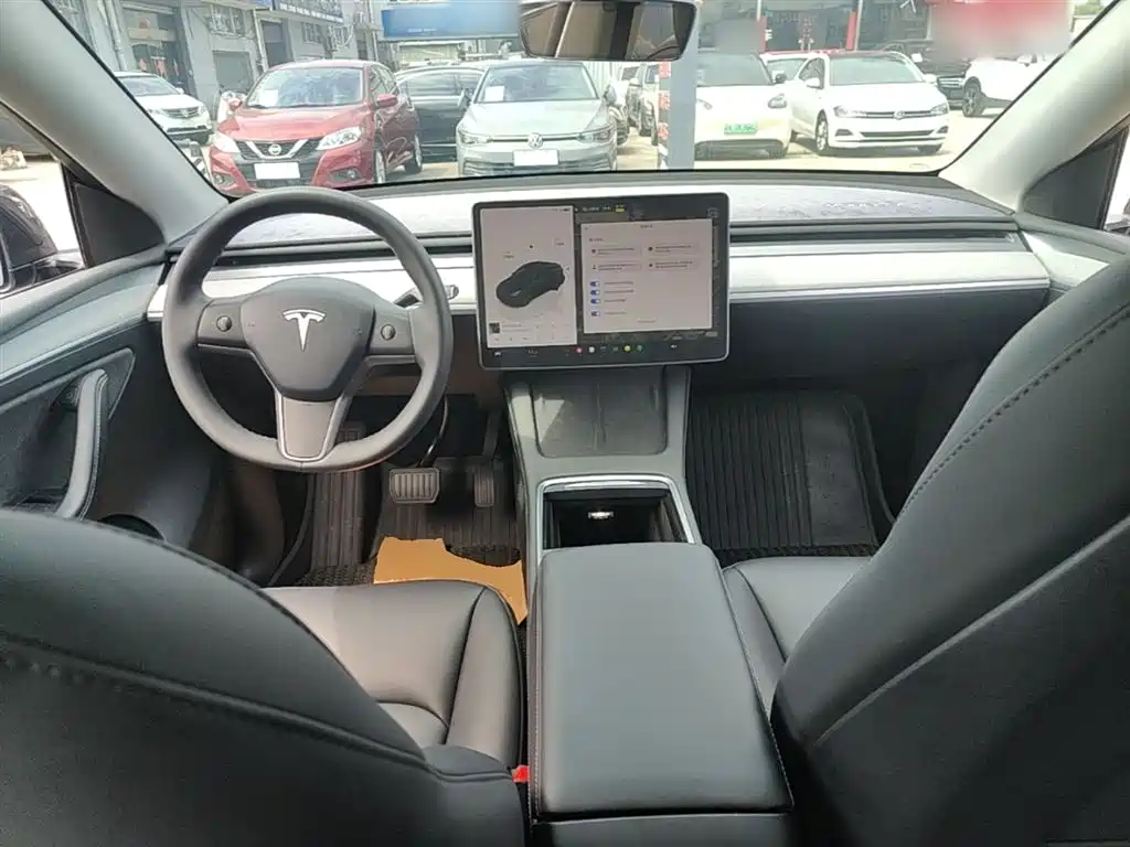 Tesla Model Y 2024 — фото 10